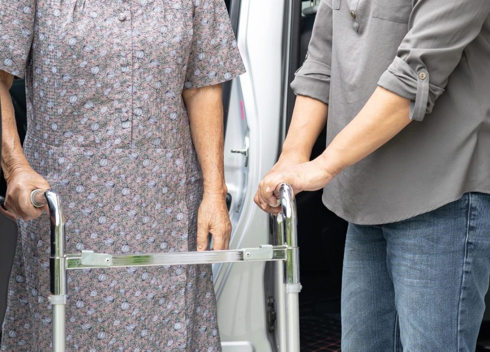 Transport Elderly Long Distance | What Families Need to Plan for Safe Travel